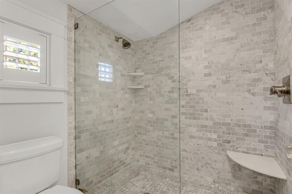 BAYSHORE PLACE - Residential