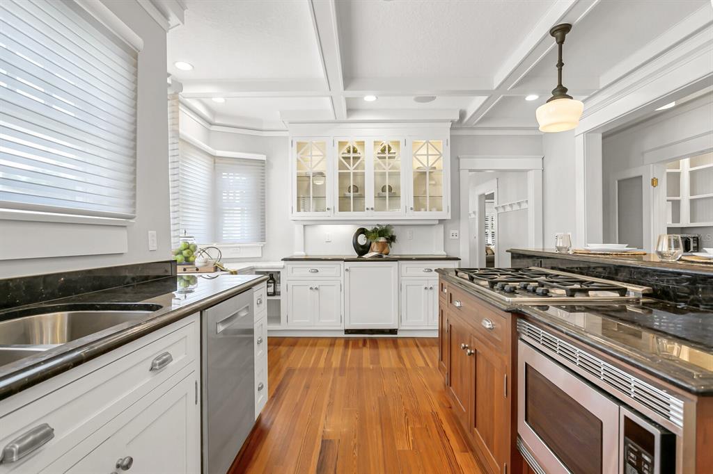 BAYSHORE PLACE - Residential