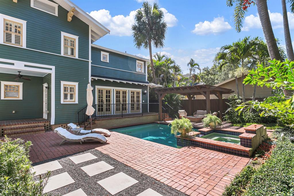 BAYSHORE PLACE - Residential