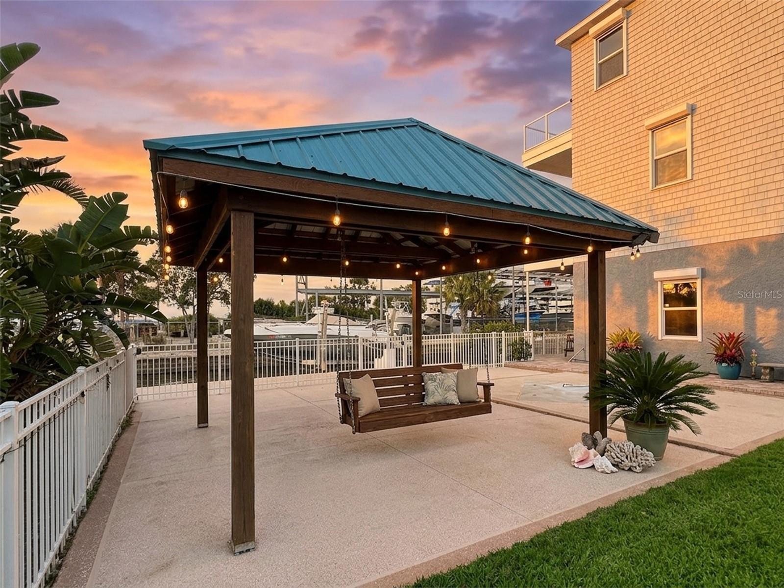 HUDSON BEACH ESTATES - Residential