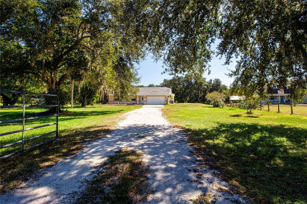 Photo of 1004 Silver Spurs Circle, Wimauma, FL 33598 (MLS # TB8444025)