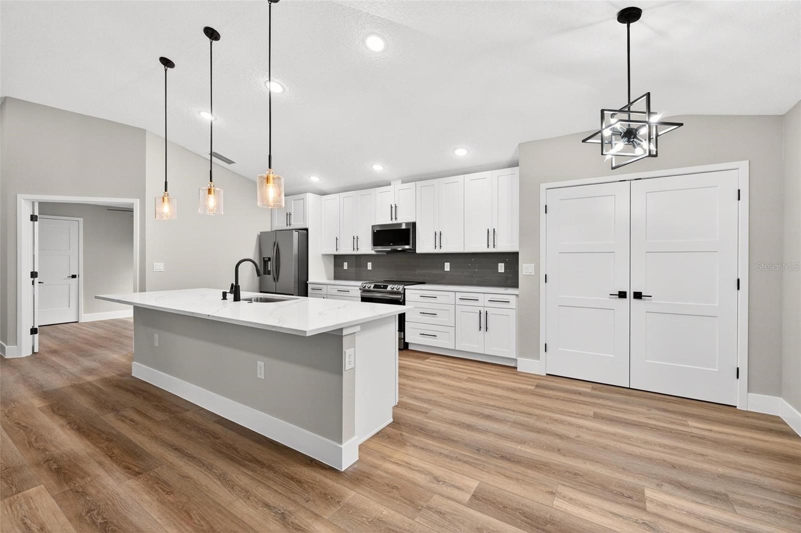 THOMAS COX ADDITION - Residential