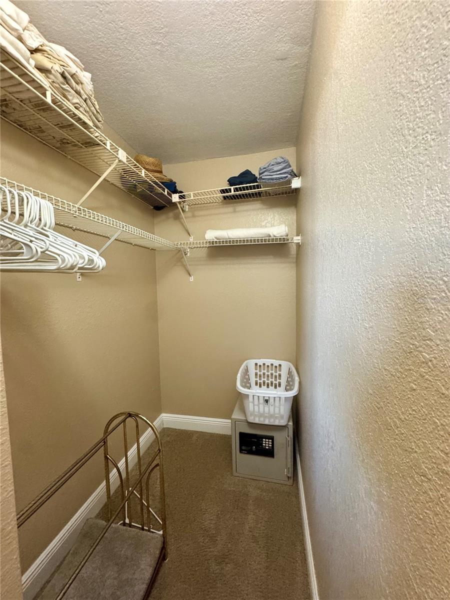 LANDMARK TOWERS - Residential Lease