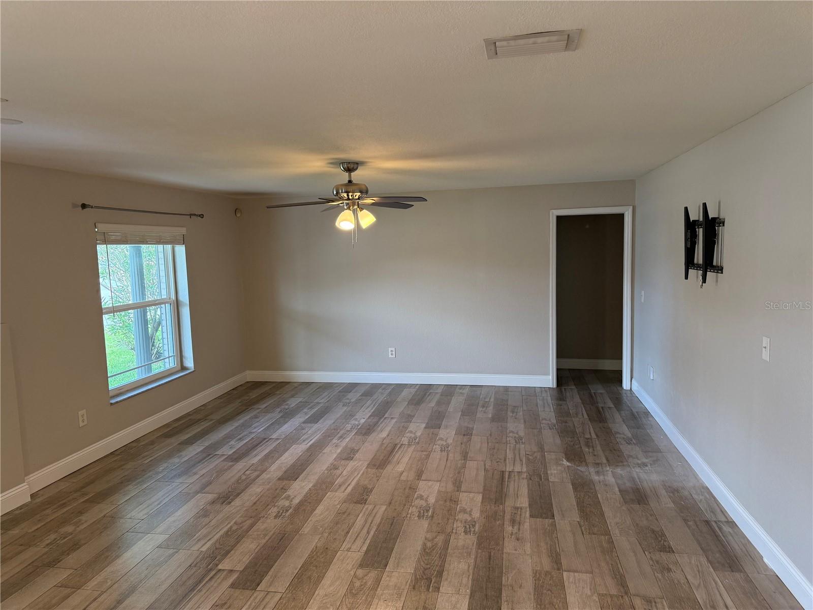 1410 SAXON BOULEVARD