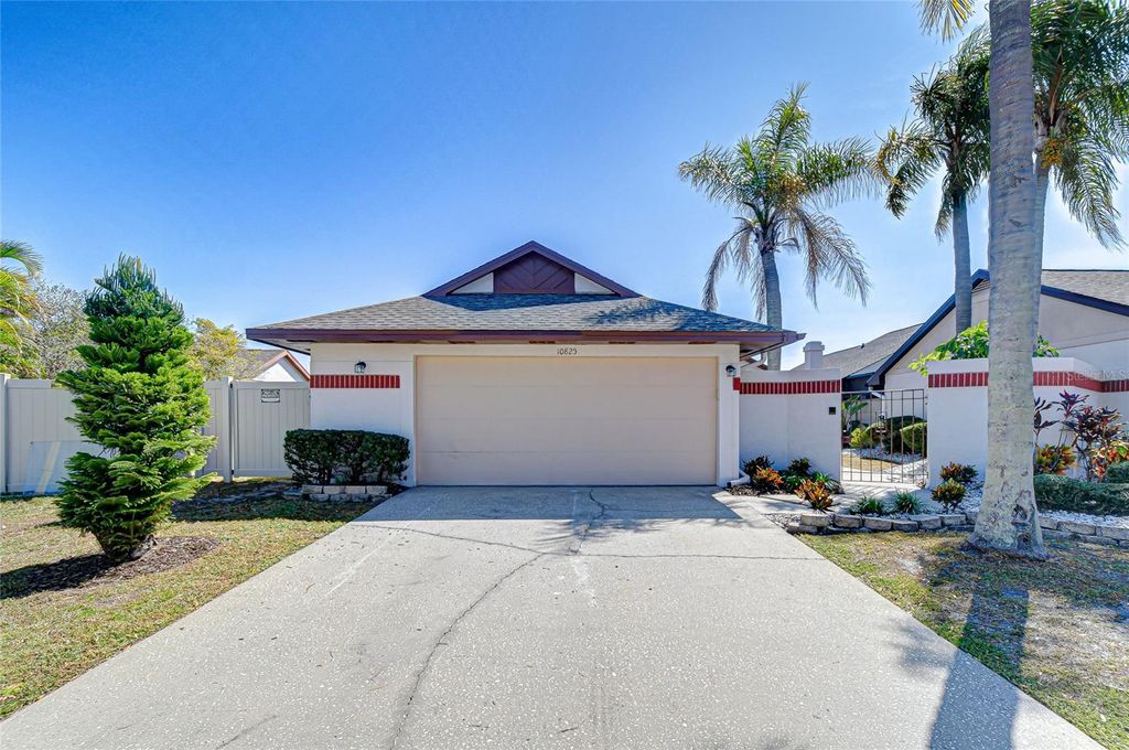 Photo of 10825 Venice Circle, Tampa, FL 33635 (MLS # TB8439570)