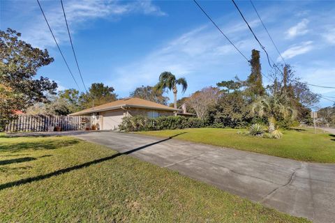 A home in DEBARY