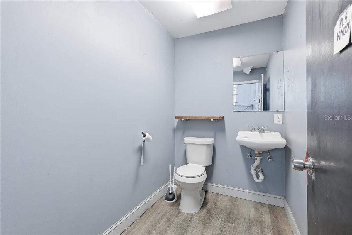 MOUNT VERNON HEIGHTS - Commercial Sale