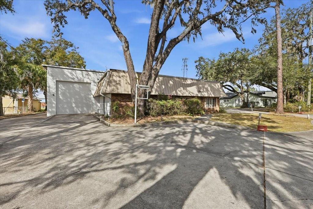 Photo of 1022 Wilfred Drive, Orlando, FL 32803 (MLS # O6377000)