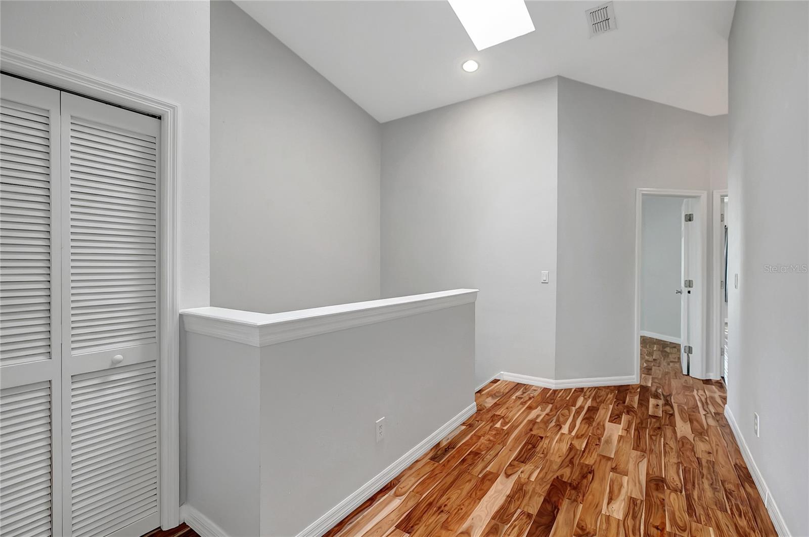 WILLOW LAKE - Residential