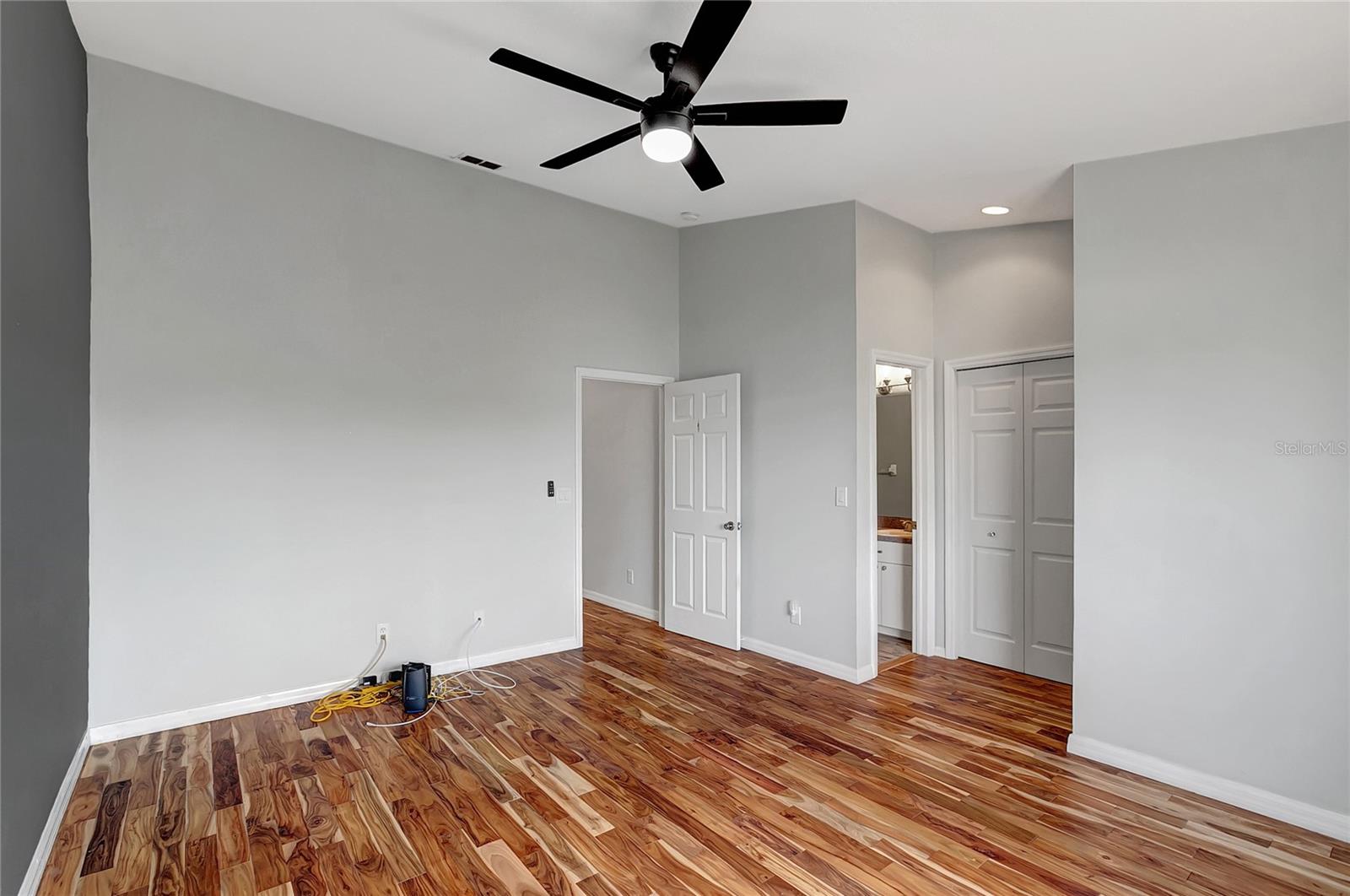 WILLOW LAKE - Residential