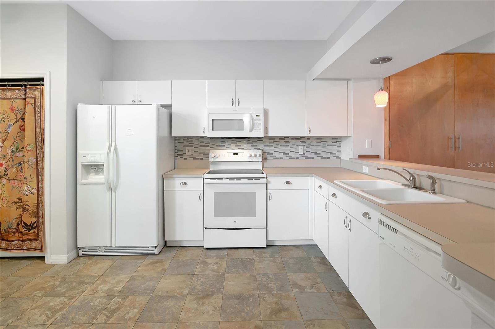 WILLOW LAKE - Residential