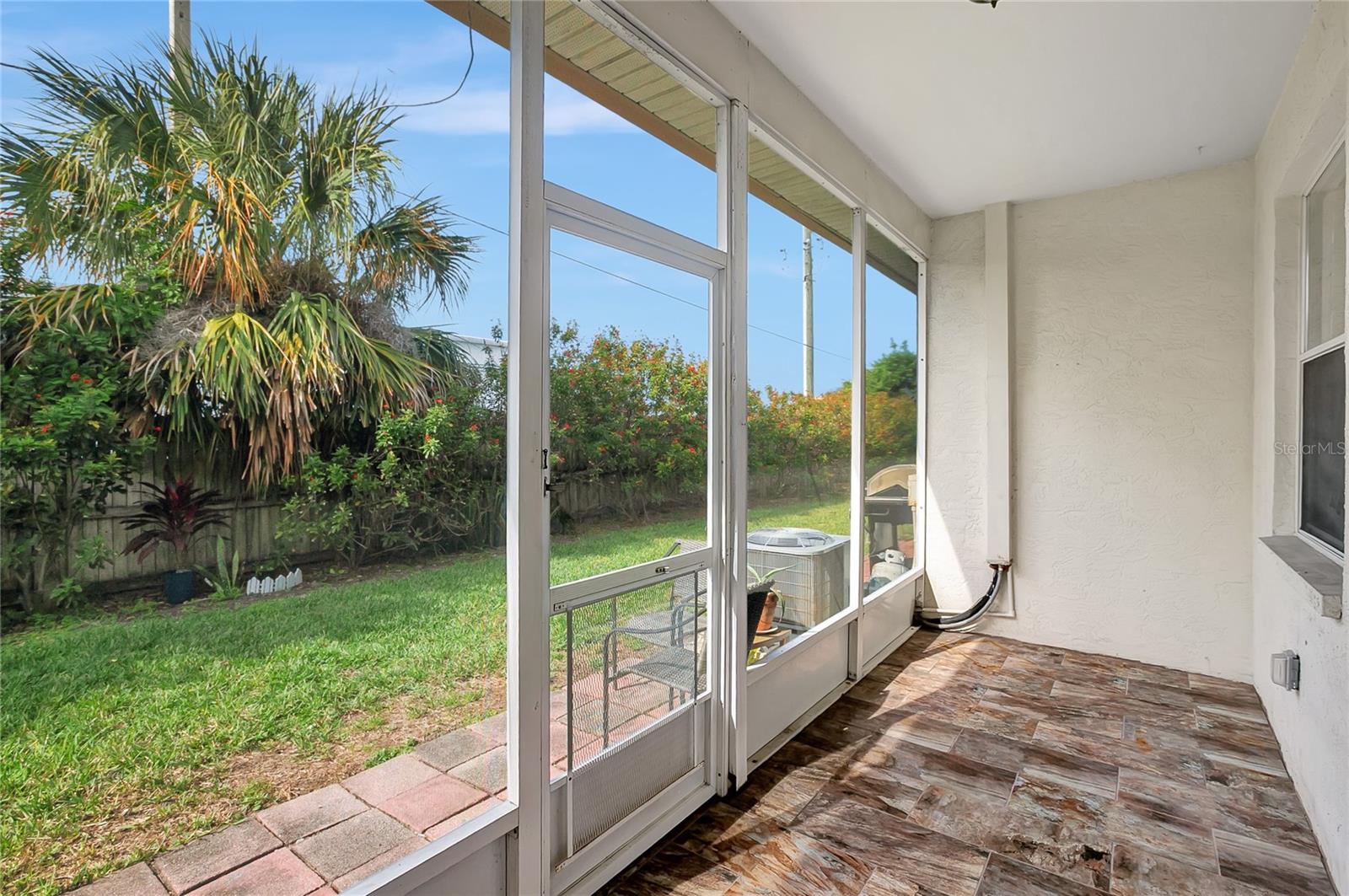 WILLOW LAKE - Residential