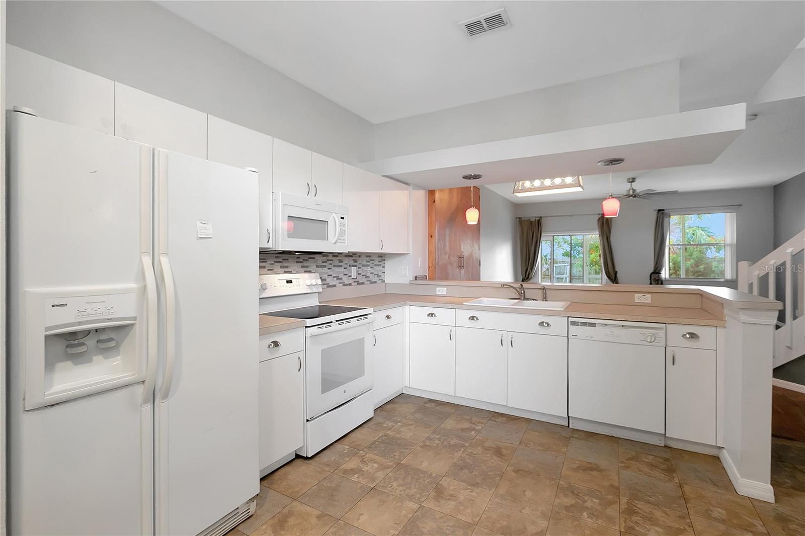 WILLOW LAKE - Residential