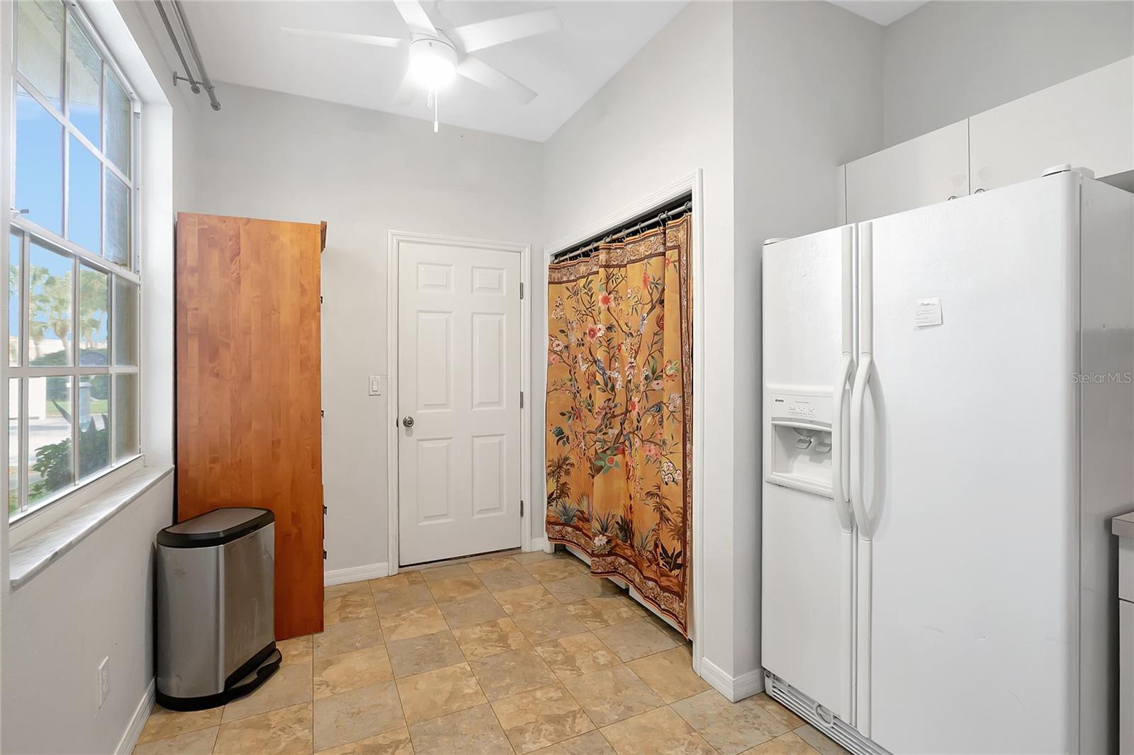 WILLOW LAKE - Residential