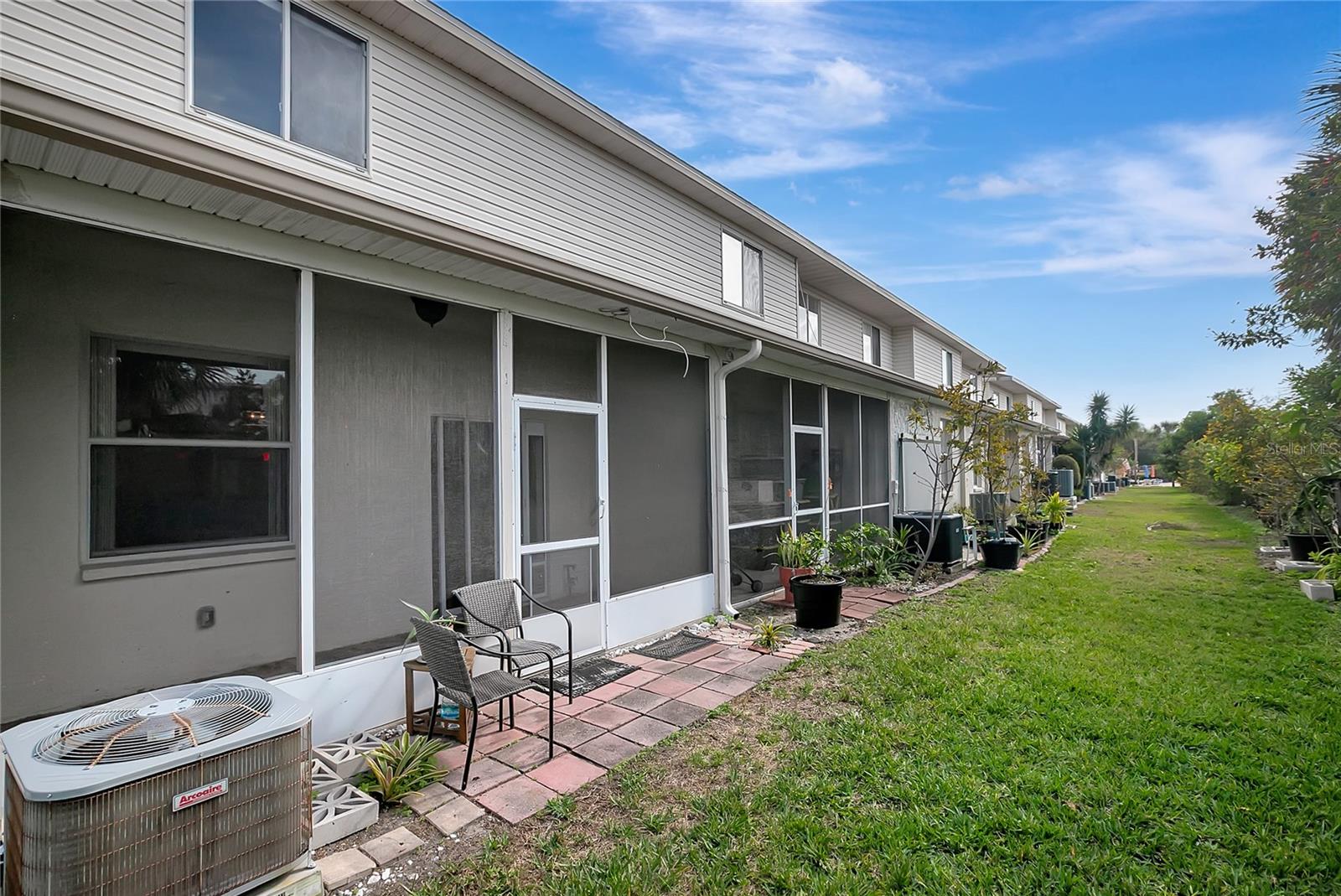 WILLOW LAKE - Residential