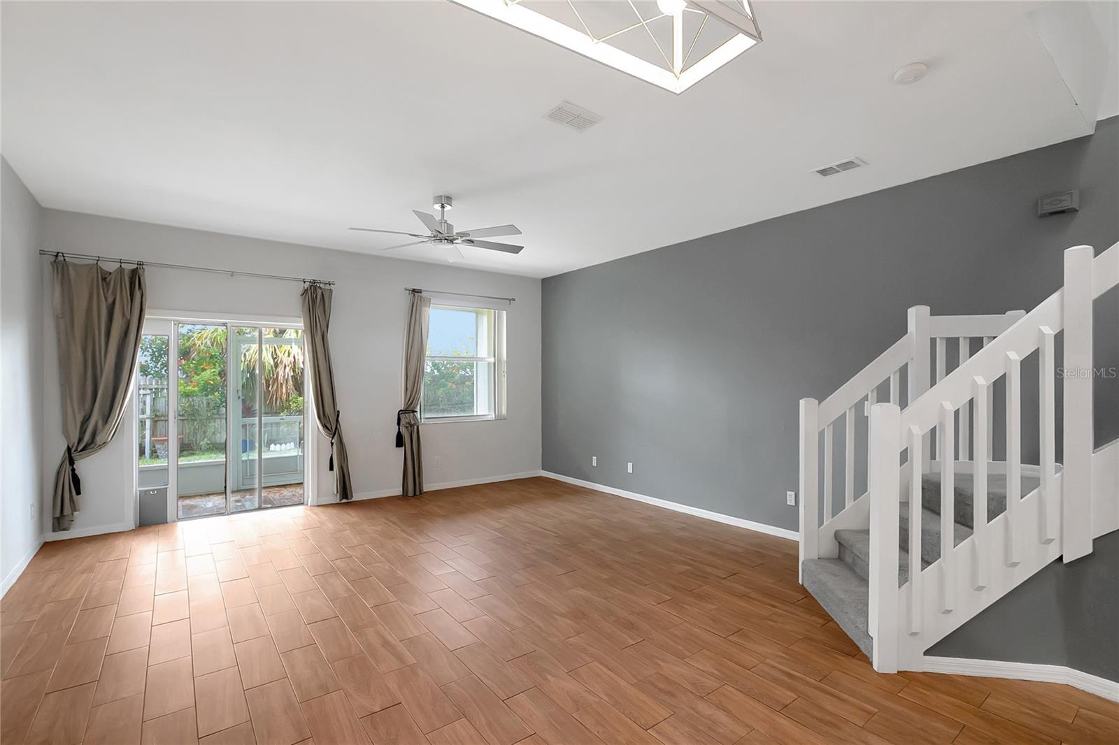 WILLOW LAKE - Residential