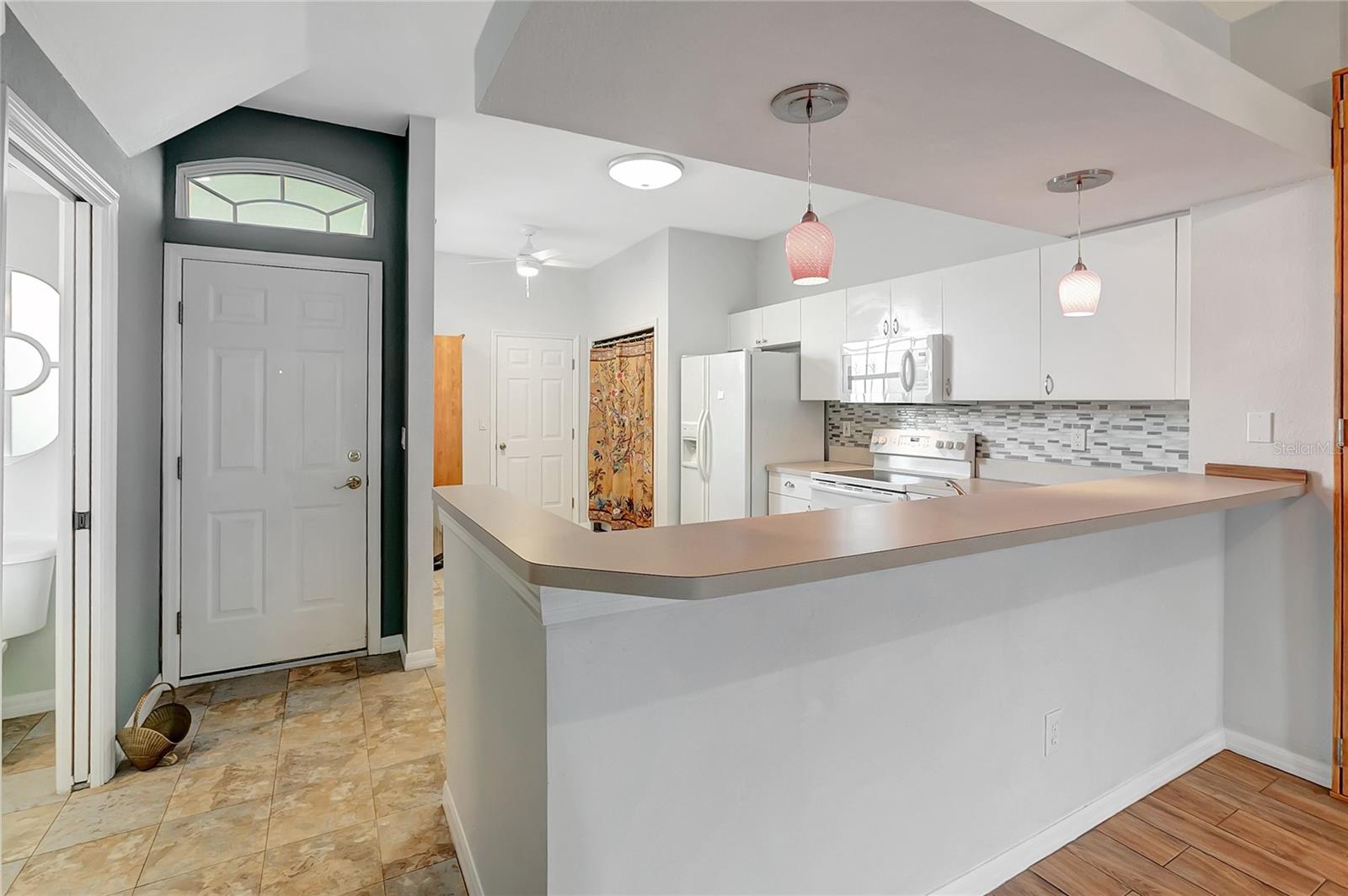 WILLOW LAKE - Residential