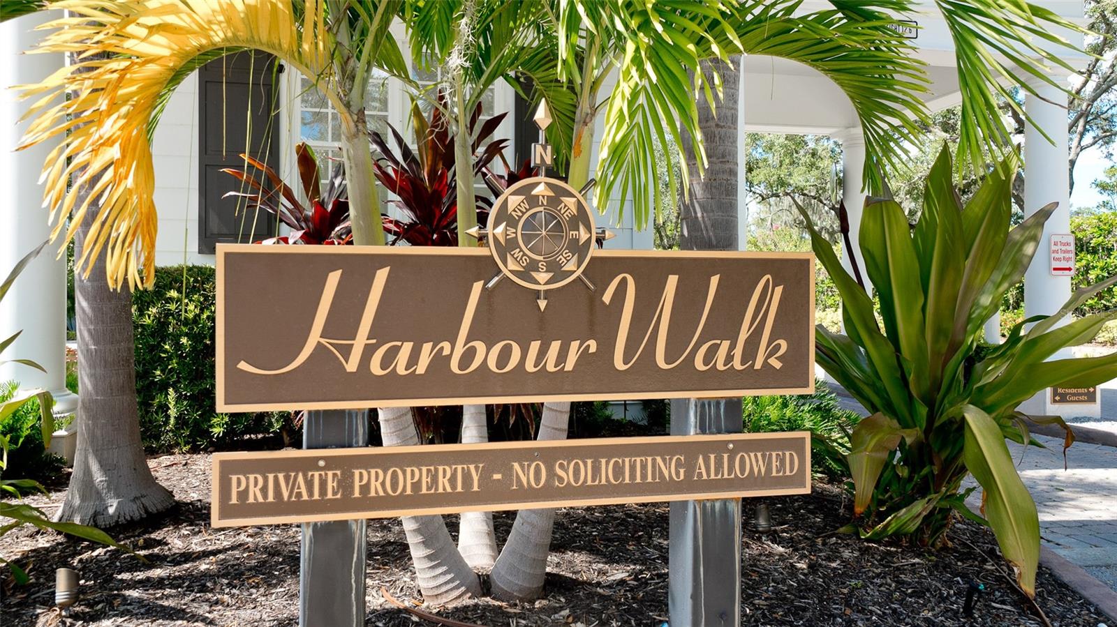 HARBOUR WALK - Land