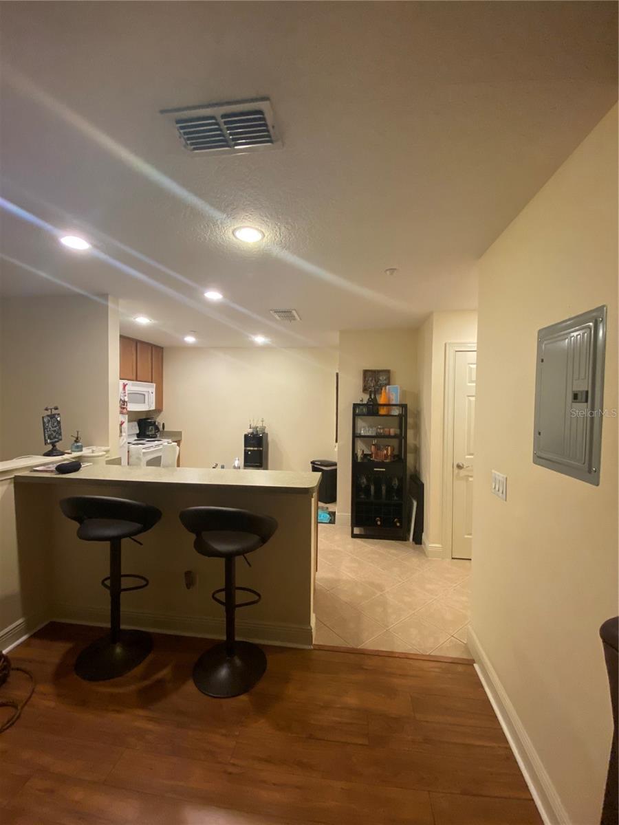 2892 LINCROFT AVENUE 2