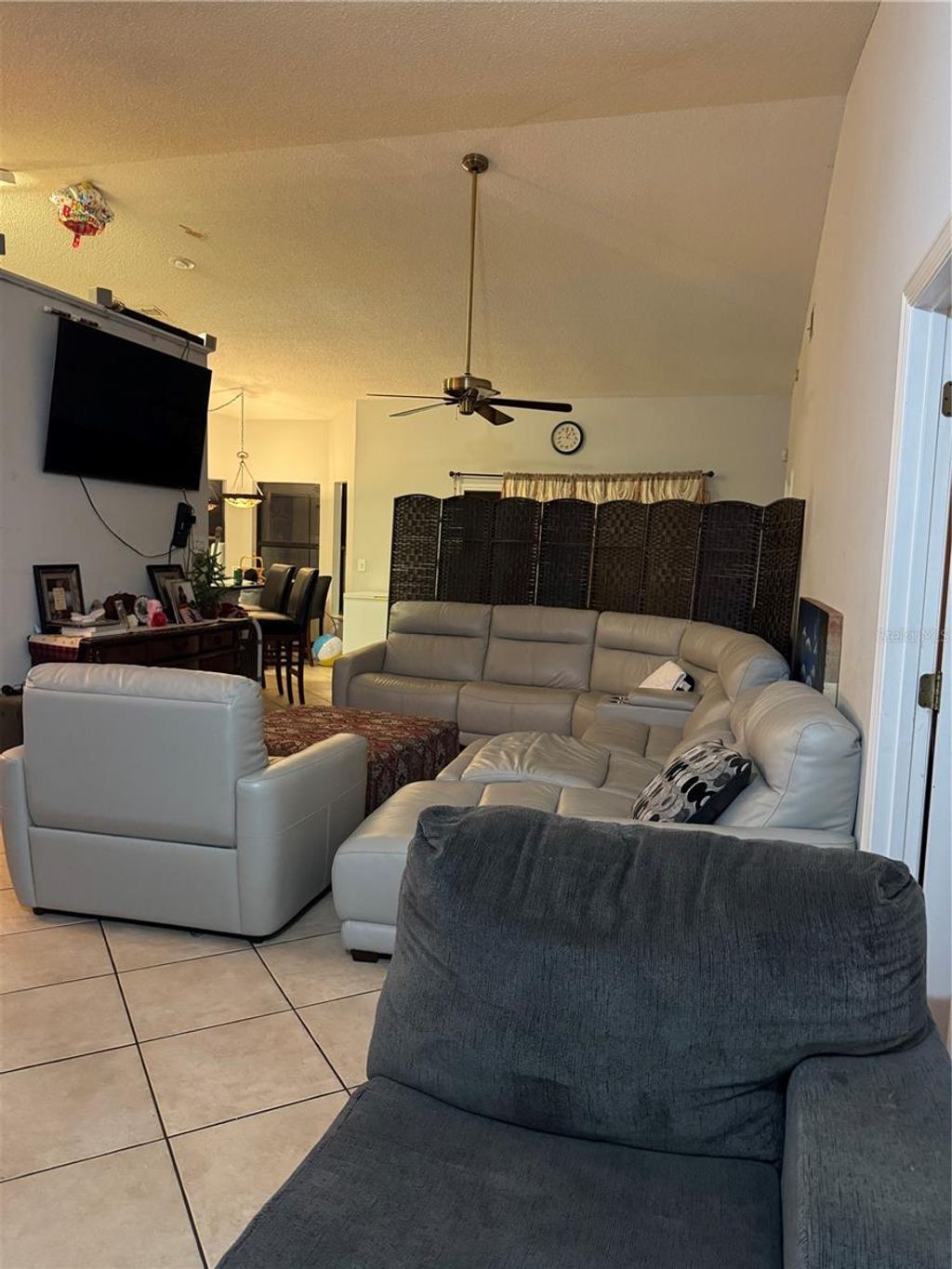 Photo of 2074 Wenthworth Circle, Apopka, FL 32703 (MLS # O6343202)