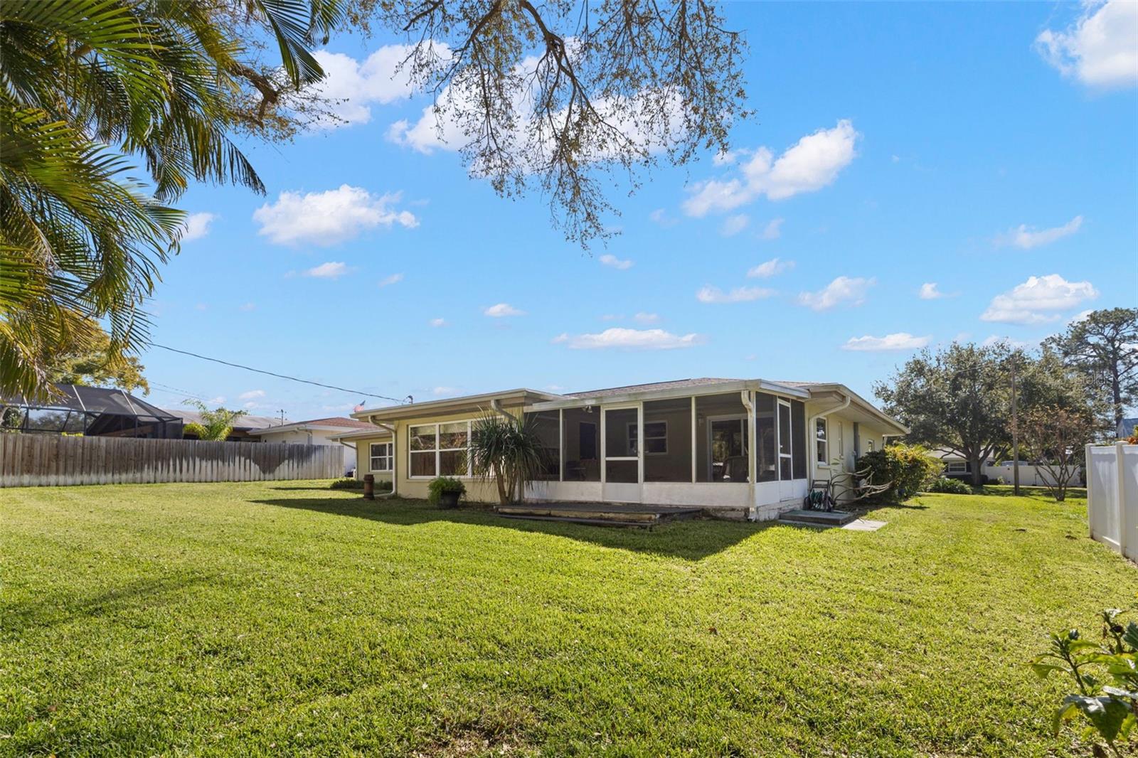 FAIRWAY ESTATES 2ND ADD - Residential