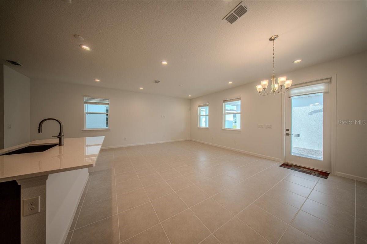 BRONSON PEAK PH 1C - Residential Lease