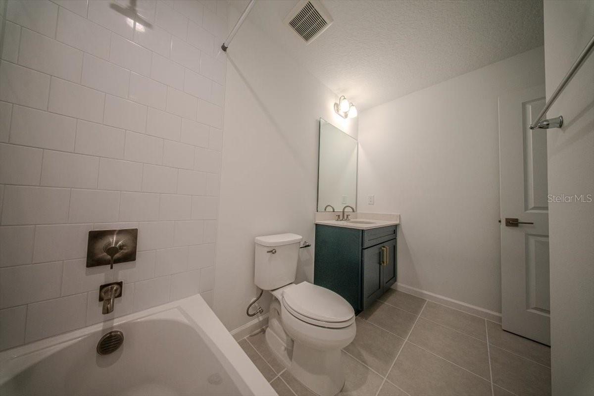 BRONSON PEAK PH 1C - Residential Lease