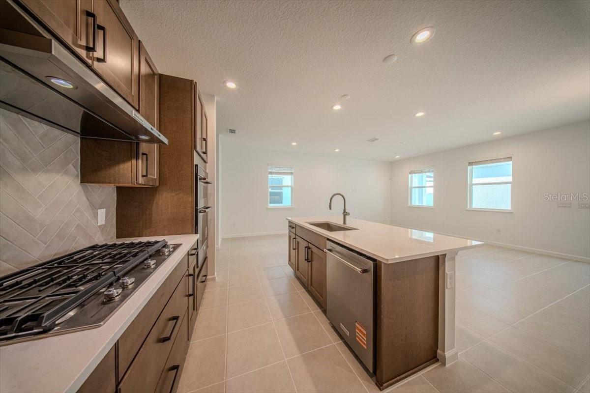 BRONSON PEAK PH 1C - Residential Lease