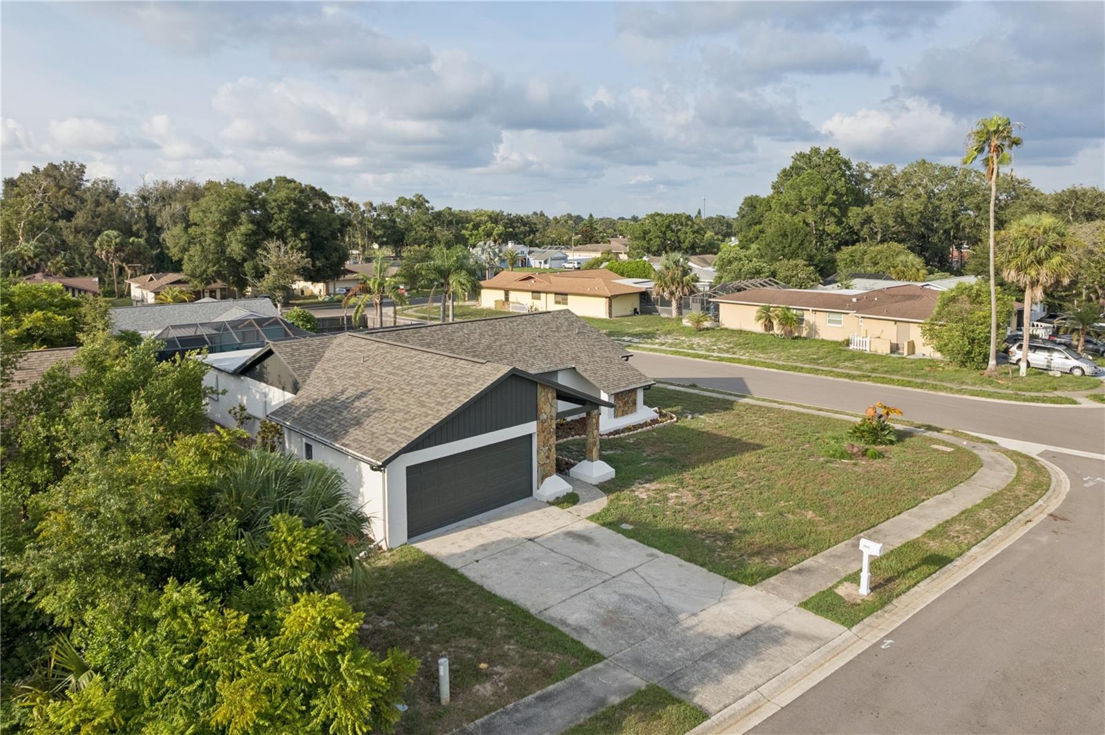8035 LAUREL VISTA LOOP