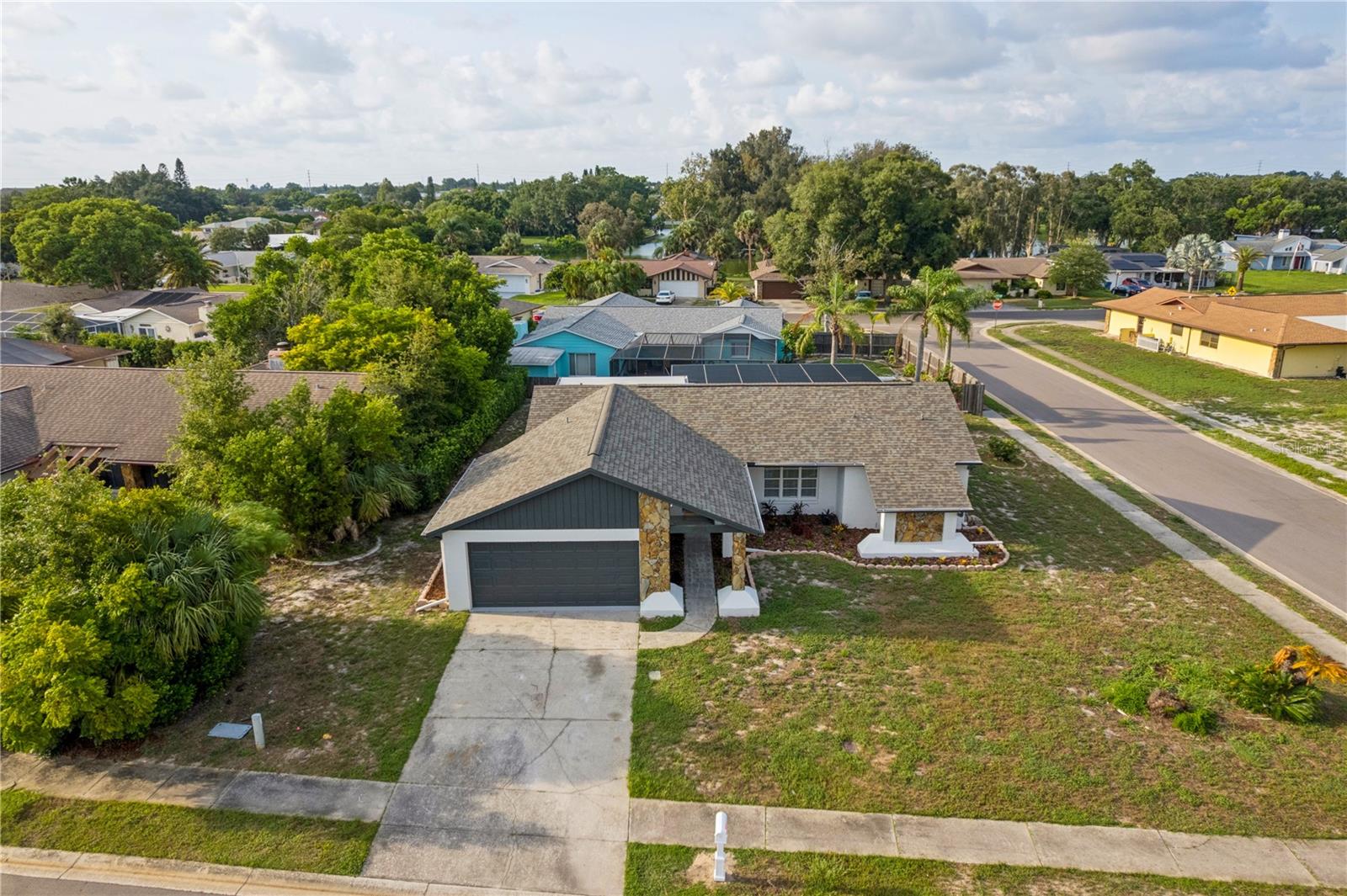 8035 LAUREL VISTA LOOP