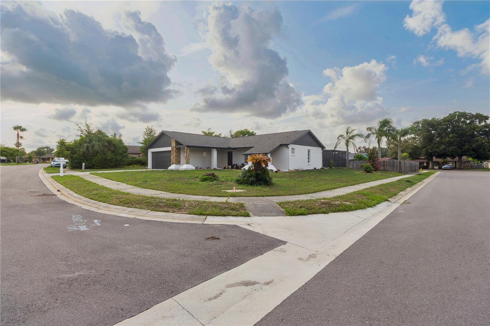 8035 LAUREL VISTA LOOP