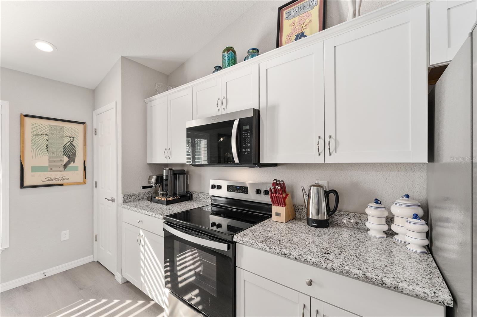 RAINBOW LAKES ESTATE - Residential