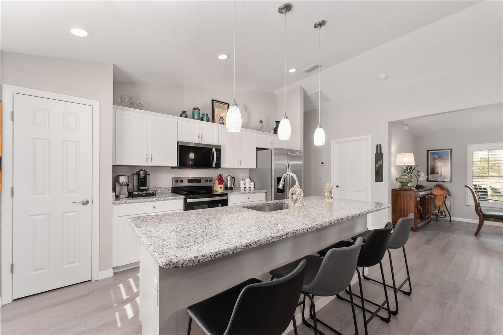 RAINBOW LAKES ESTATE - Residential