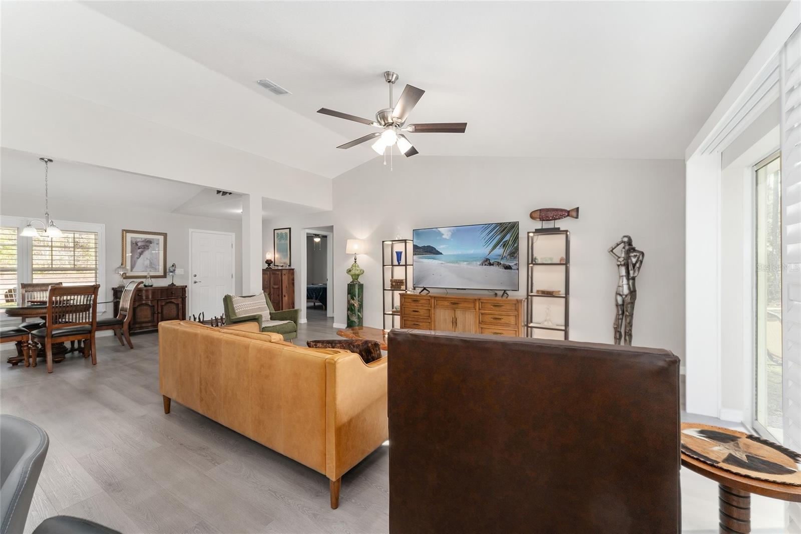 RAINBOW LAKES ESTATE - Residential