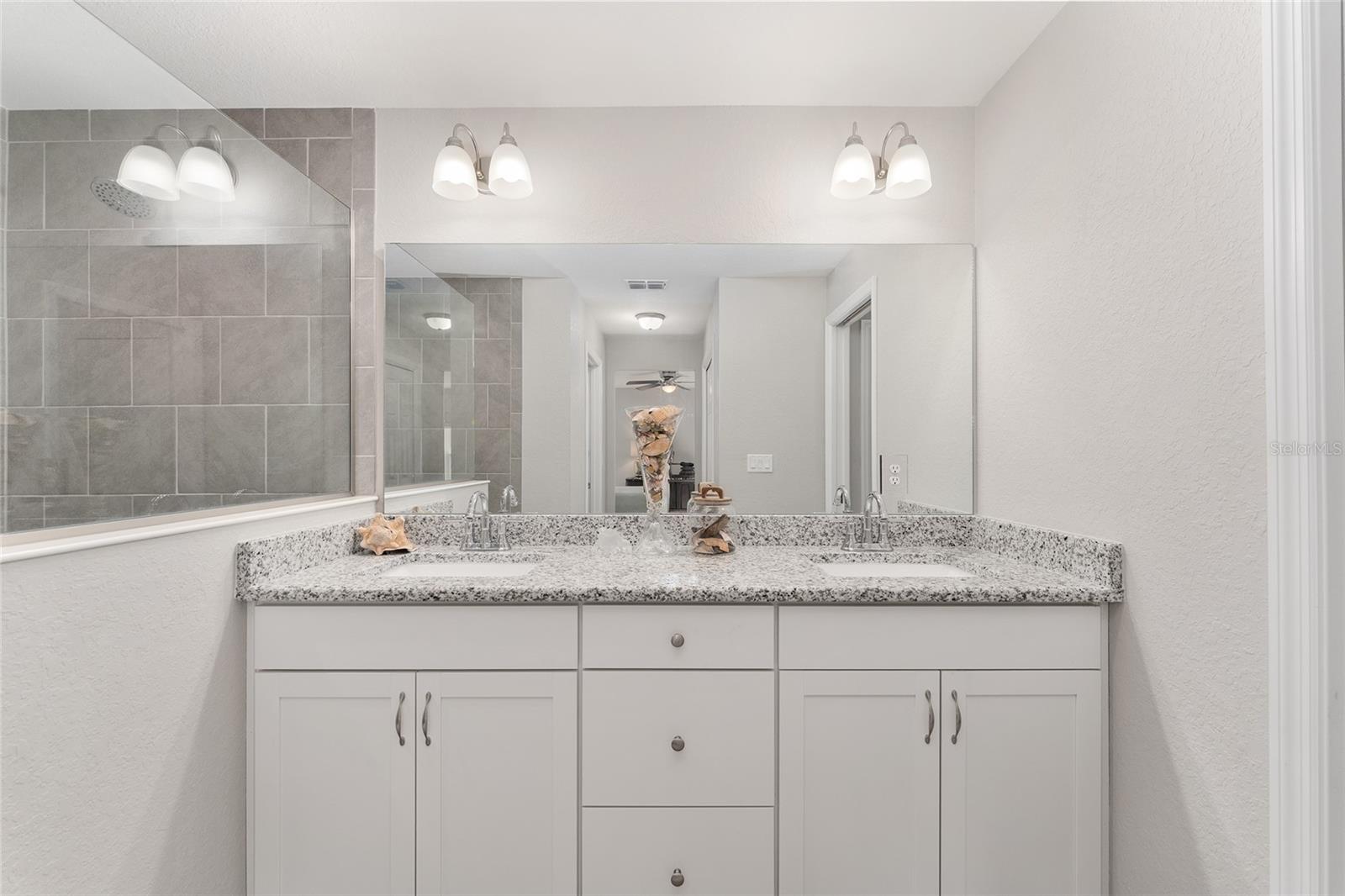 RAINBOW LAKES ESTATE - Residential