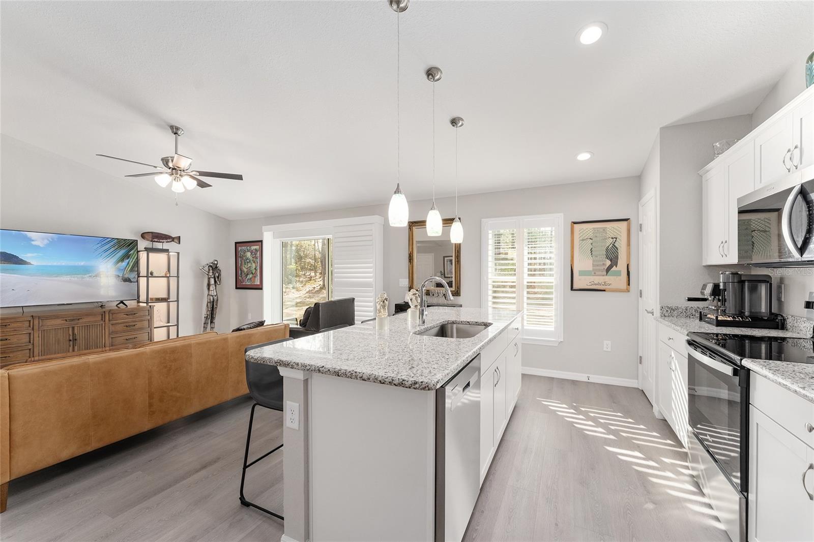 RAINBOW LAKES ESTATE - Residential