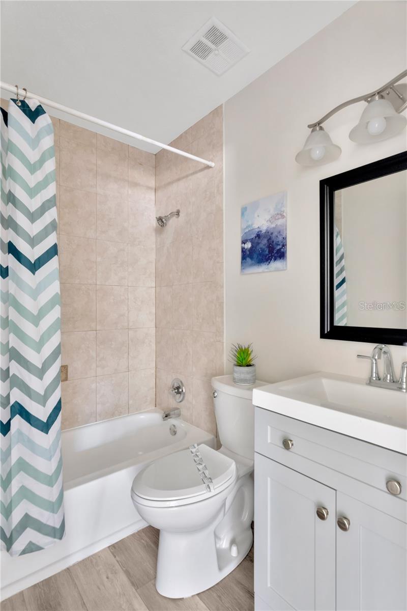 SOUTHWOOD HILLS UNIT 04 - Residential Lease