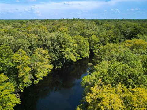 A home in DUNNELLON