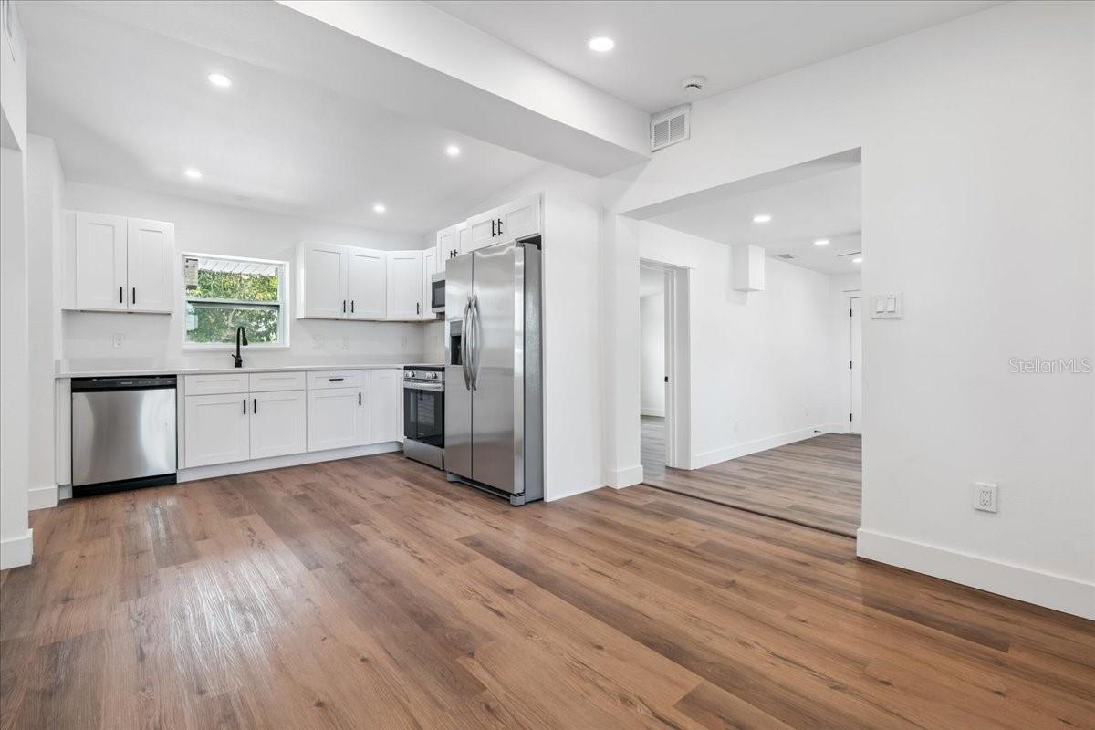 3132 CRESTWOOD DRIVE