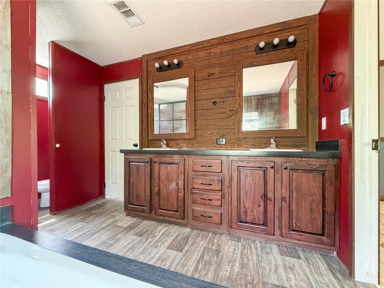 B & R SUB - Residential