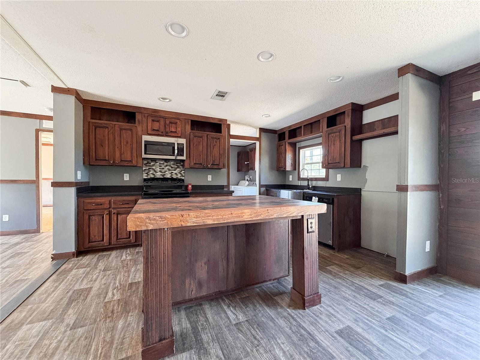 B & R SUB - Residential