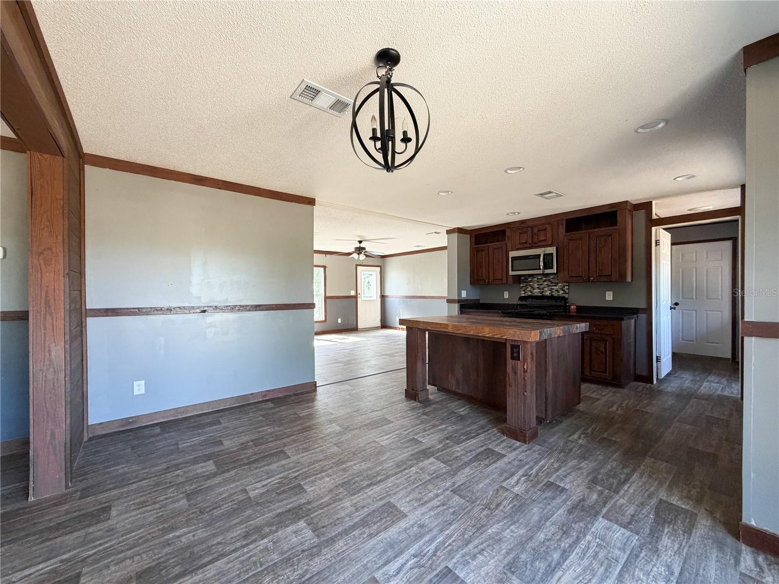 B & R SUB - Residential