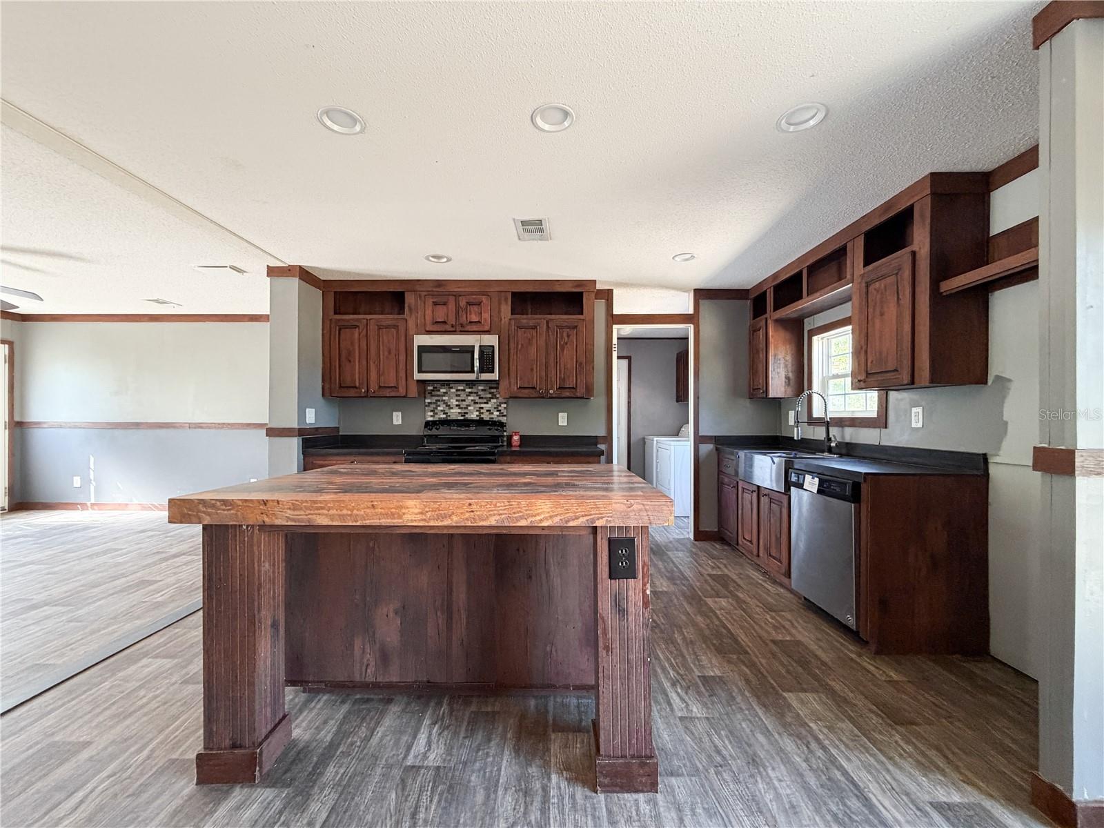 B & R SUB - Residential
