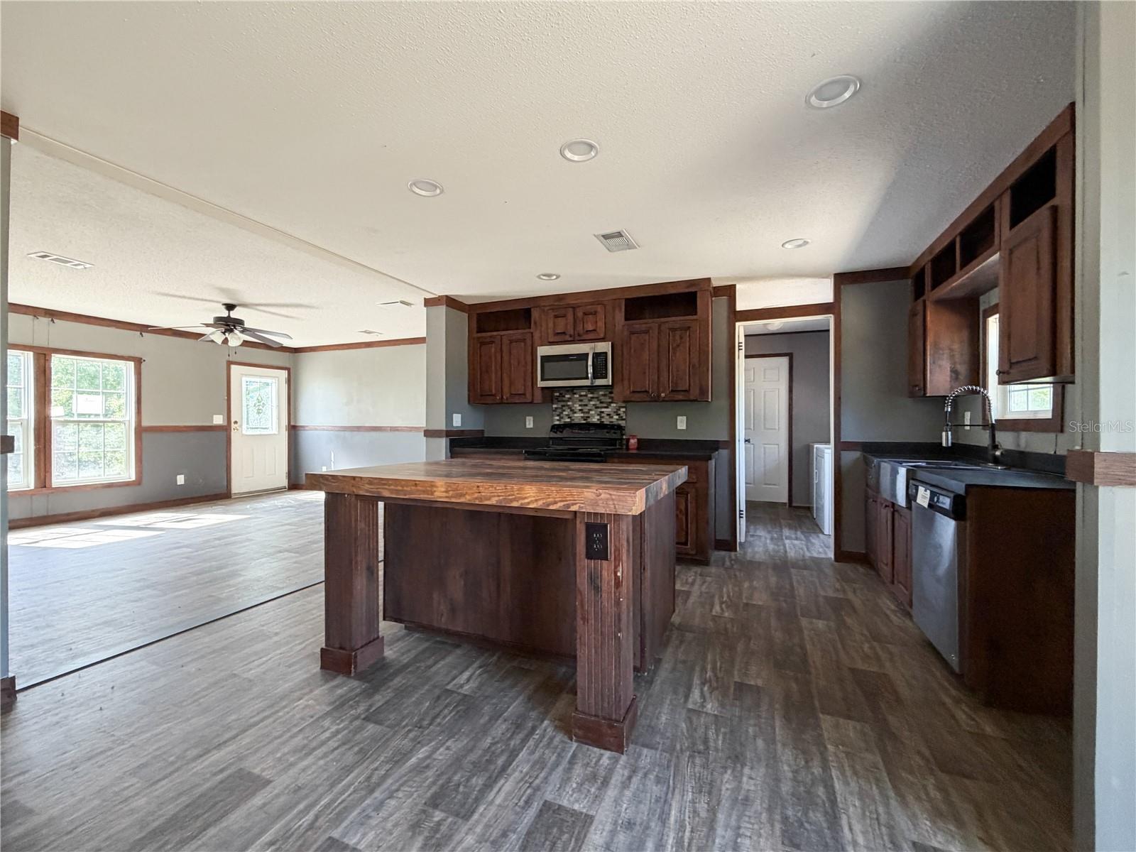 B & R SUB - Residential