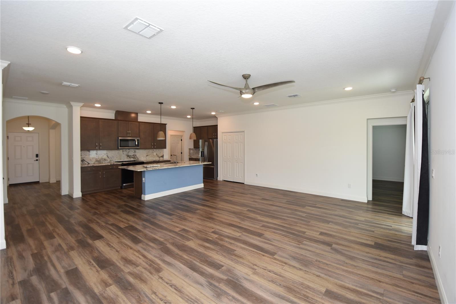 QUAIL HOLLOW - Residential Lease