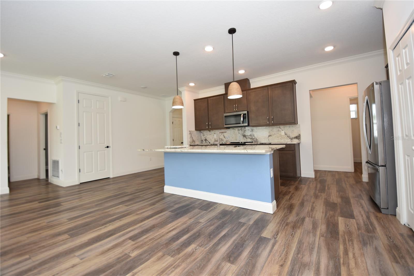 QUAIL HOLLOW - Residential Lease