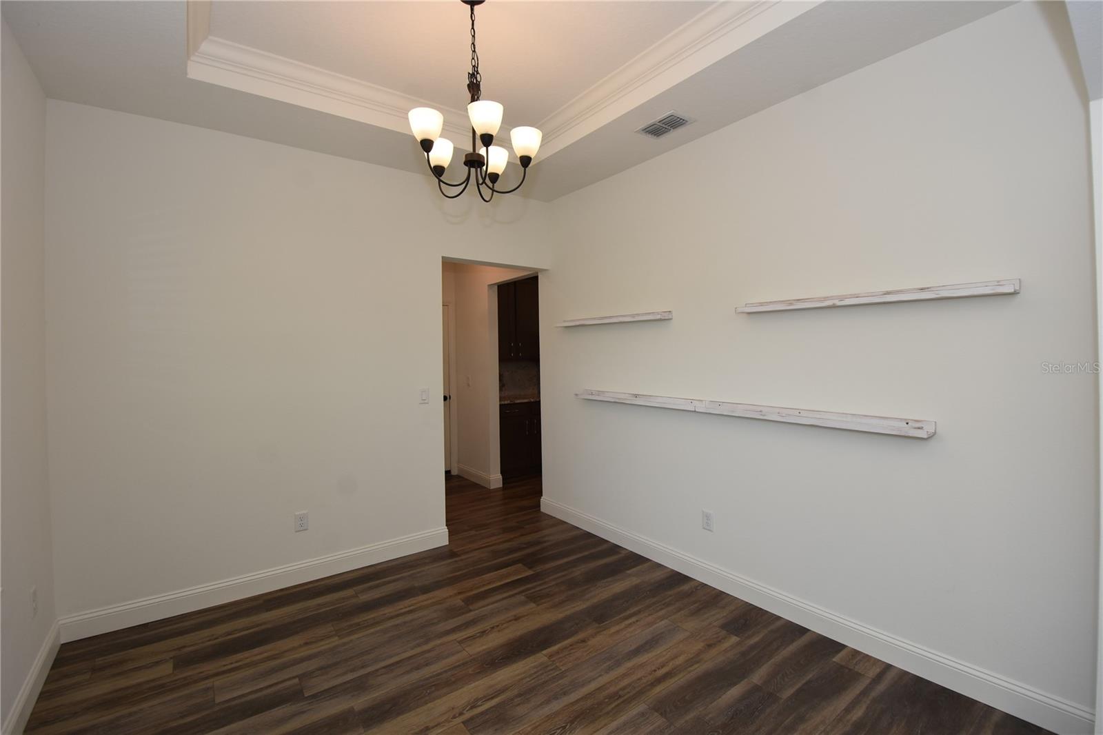 QUAIL HOLLOW - Residential Lease