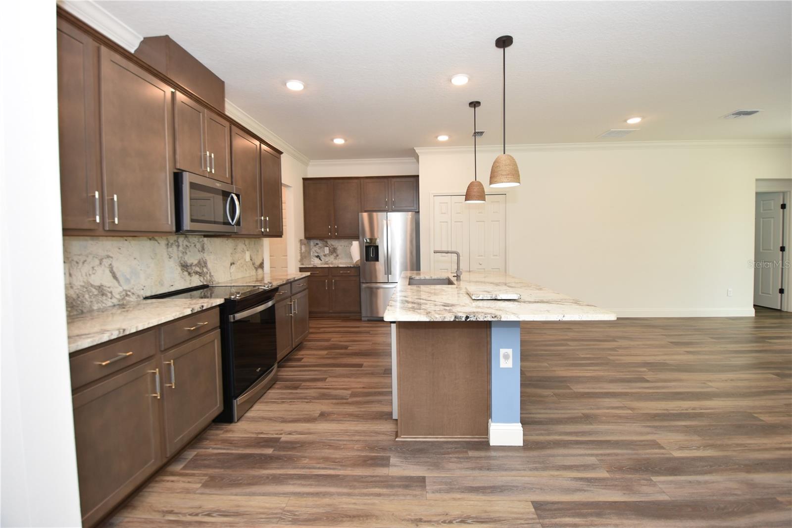 QUAIL HOLLOW - Residential Lease