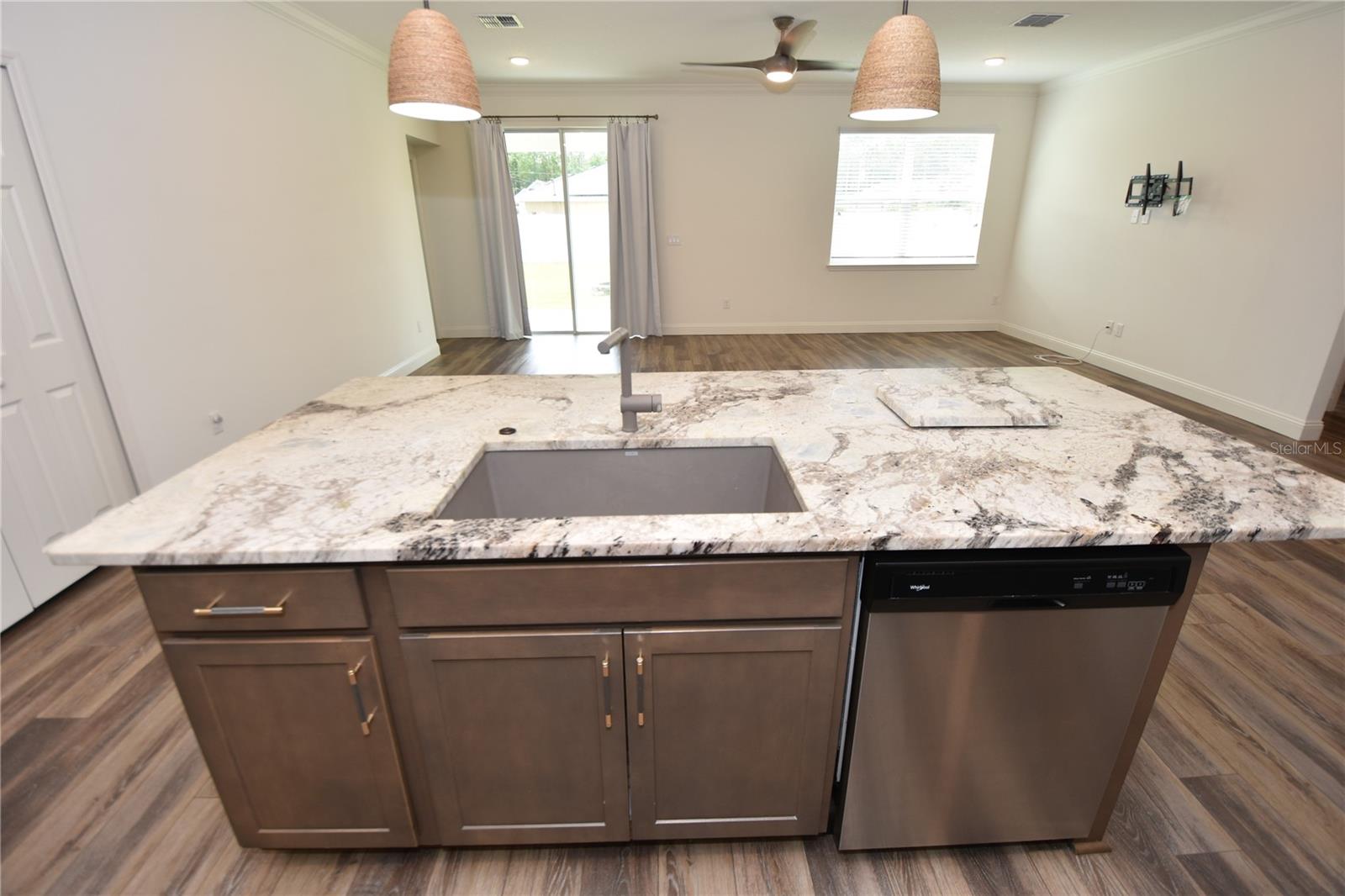 QUAIL HOLLOW - Residential Lease