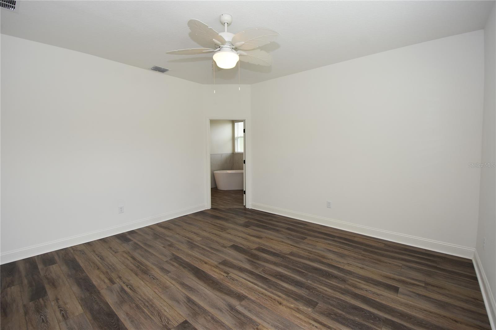 QUAIL HOLLOW - Residential Lease